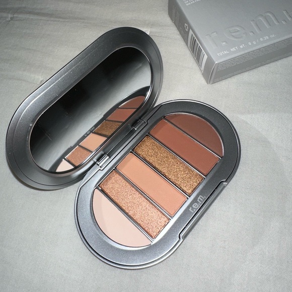 R.E.M Beauty palette - Picture 6 of 7